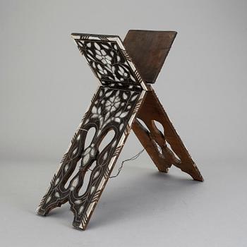 KORANSTÄLL, troligen Syrien, 1800-talets andra hälft.