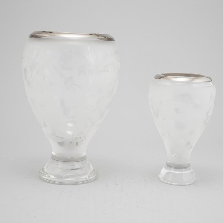 Ulrica Hydman-Vallien, vaser, 2 st, glas, "Charm" Kosta Boda, 1980-tal.