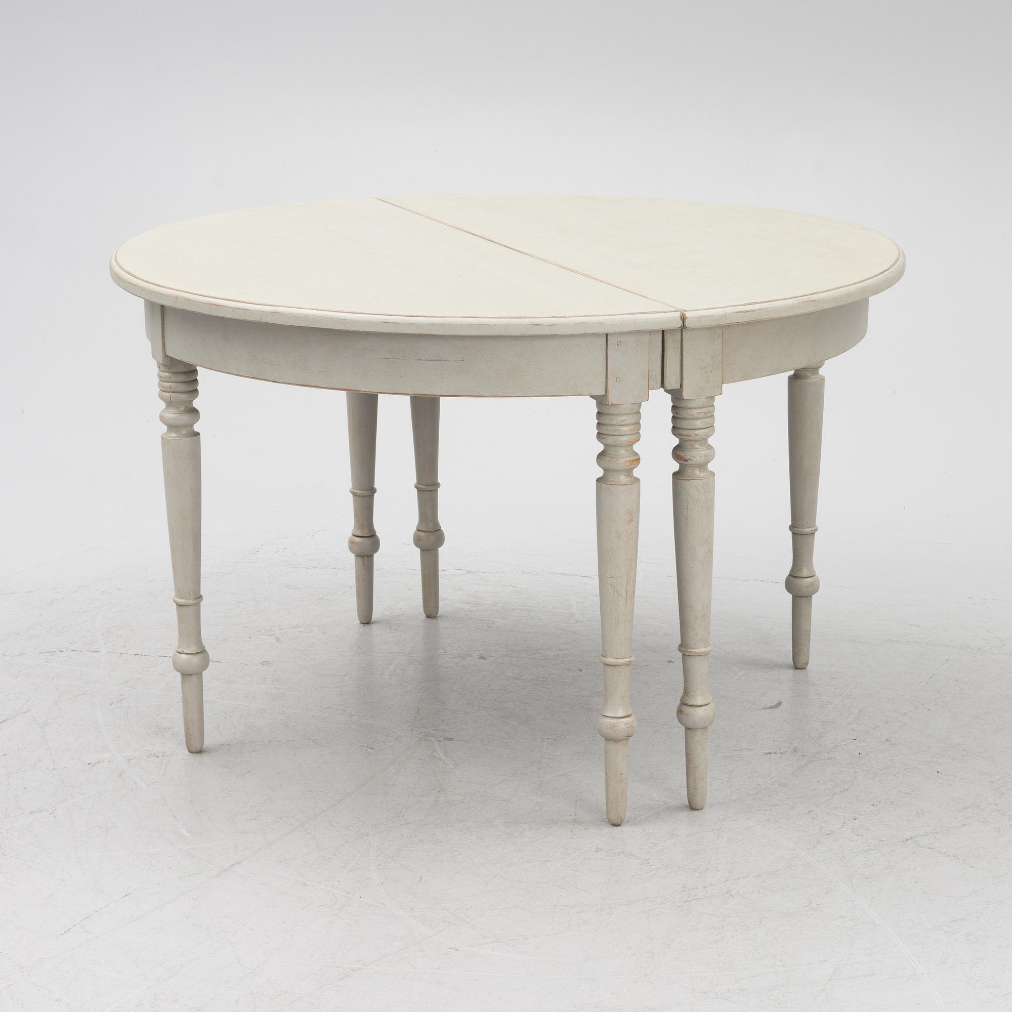 Dining table, 19th century.
