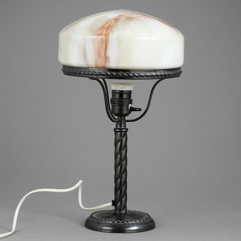 BORDSLAMPA, s k Strindbergslampa. 1920-30-tal.