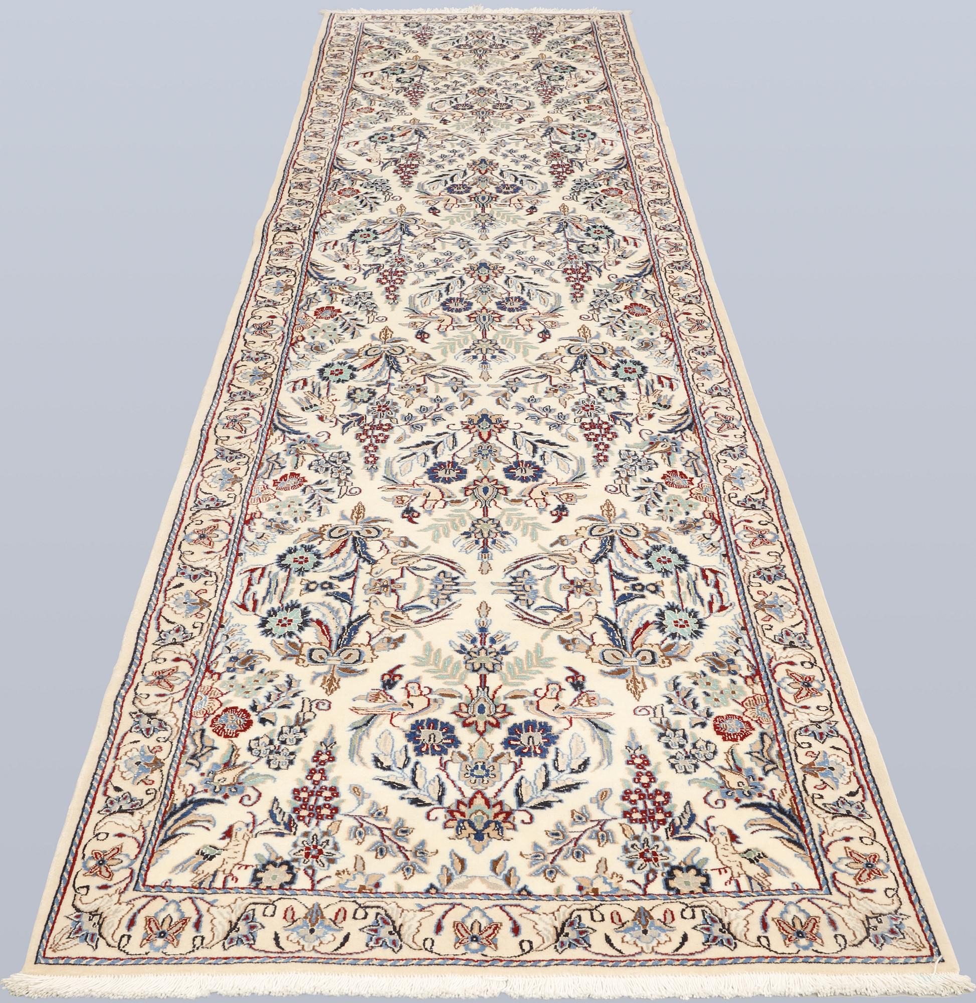 Gallery carpet, Nain, part silk, so-called 9 LAA, approx. 390 x 94 cm.