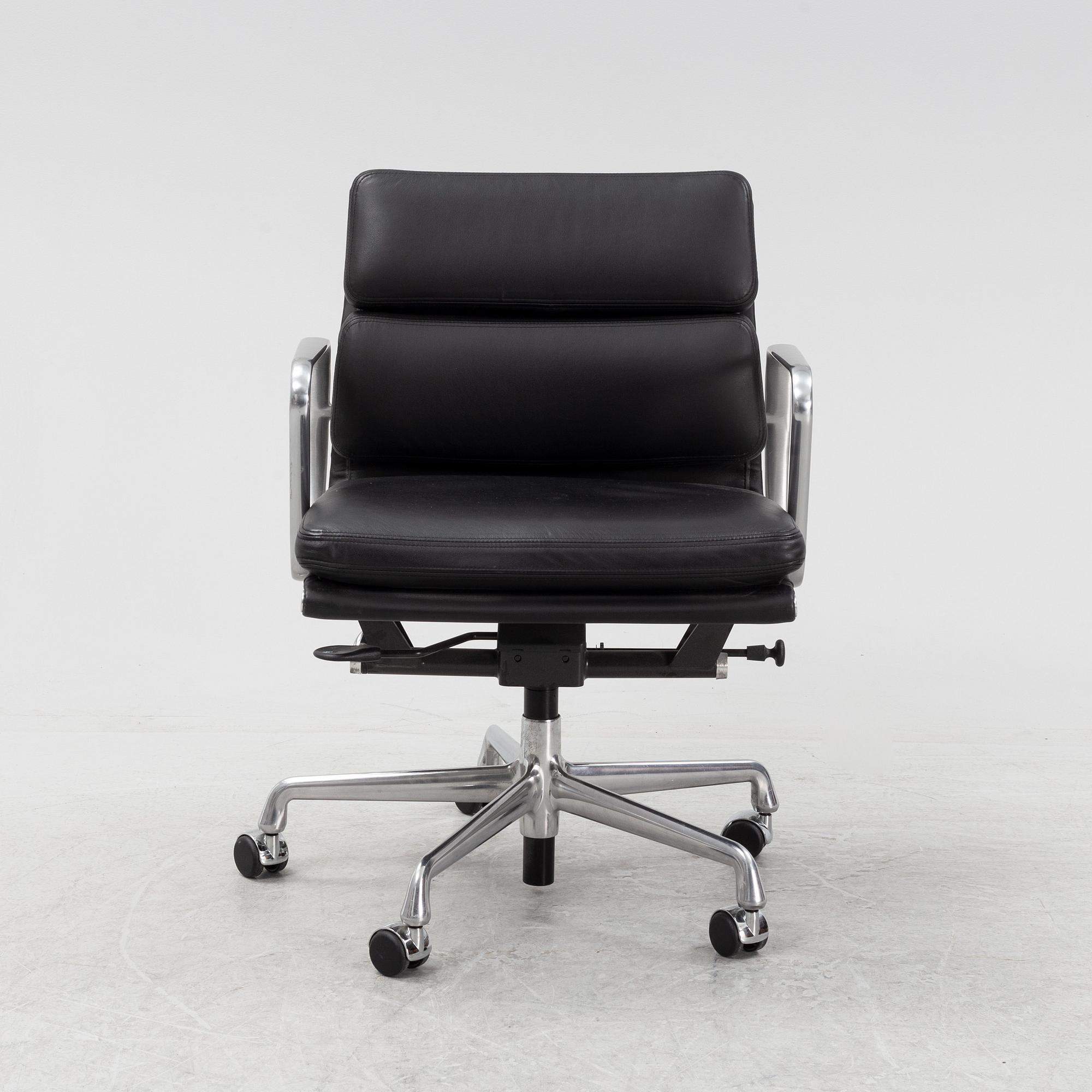 Charles and Ray Eames, kontorsstol, "Softpad/EA 217", Herman Miller.