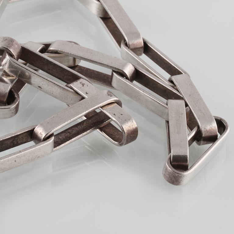 HALSLÄNK, sterlingsilver, Cecilia Johansson, Göteborg 1968. Vikt 118,0 gram.