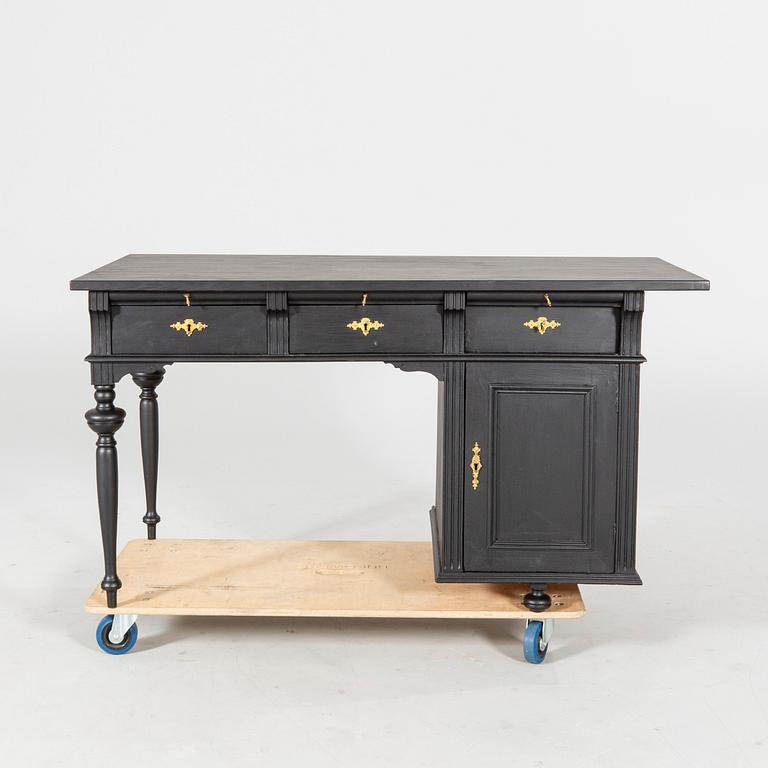 A painted neo Renaissance desk around 1900.