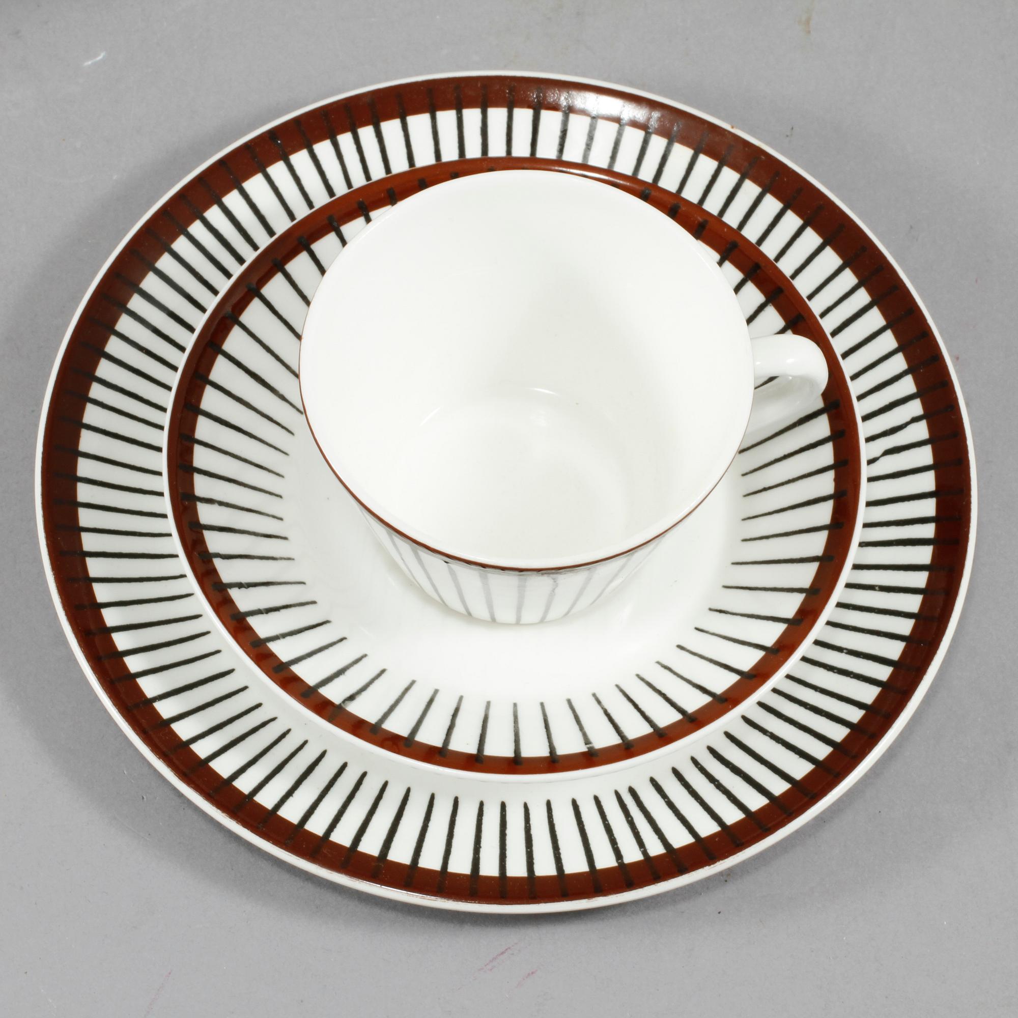 SERVISDELAR, 32 st, benporslin, "Spisa Ribb", Stig Lindberg, Gustavsberg, 1900-talets andra hälft.