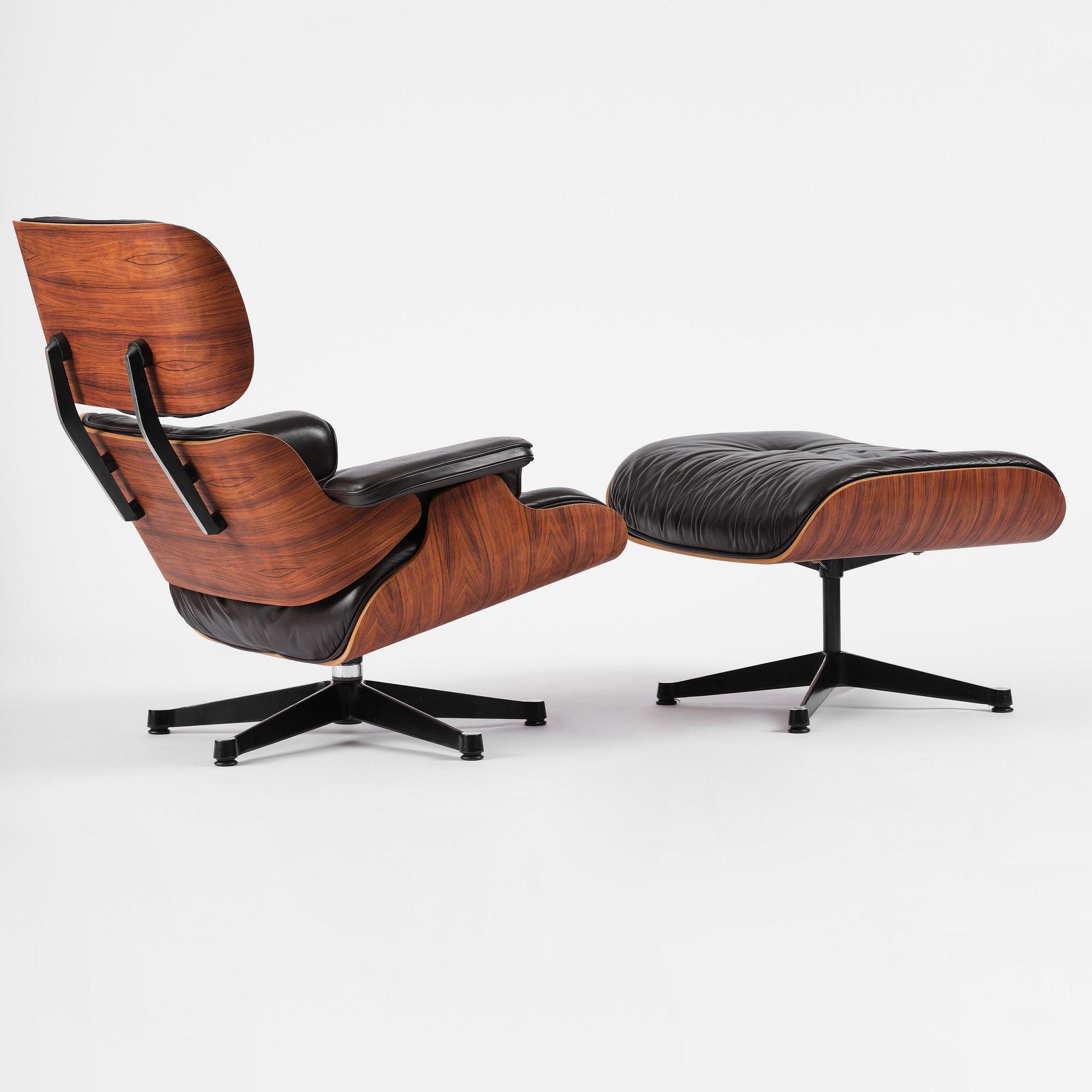 Charles & Ray Eames, an "Eames Lounge Chair" with ottoman, Vitra, late 1900s.