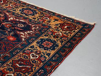 Matto, semi-antique, Chaharmahal/Bakhtiari Province, ca 386, 223,5 cm ( ca 2,5-3,5 cm flat weave at the ends).
