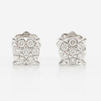 Earrings with brilliant-cut diamonds.