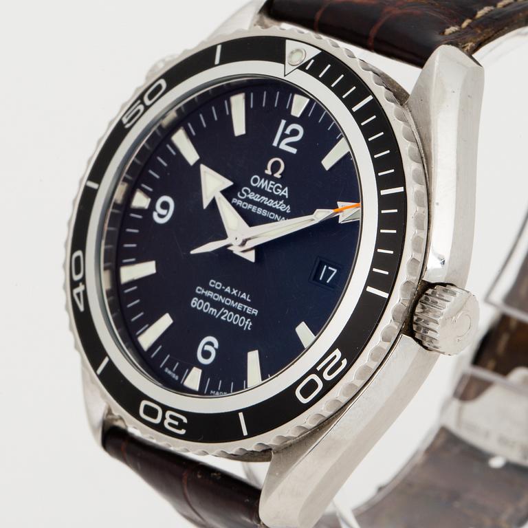 OMEGA, Seamaster, Professional (600m/2000ft), Planet Ocean, Chronometer, wristwatch, 45 mm.