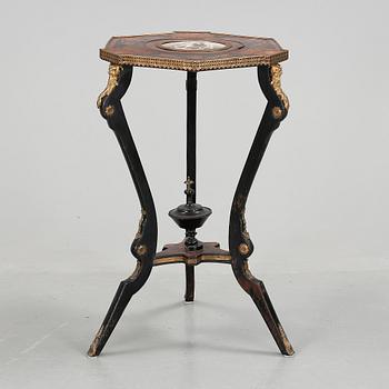 BORD, Ny-Louis seize, Frankrike, 1800-talets andra hälft.