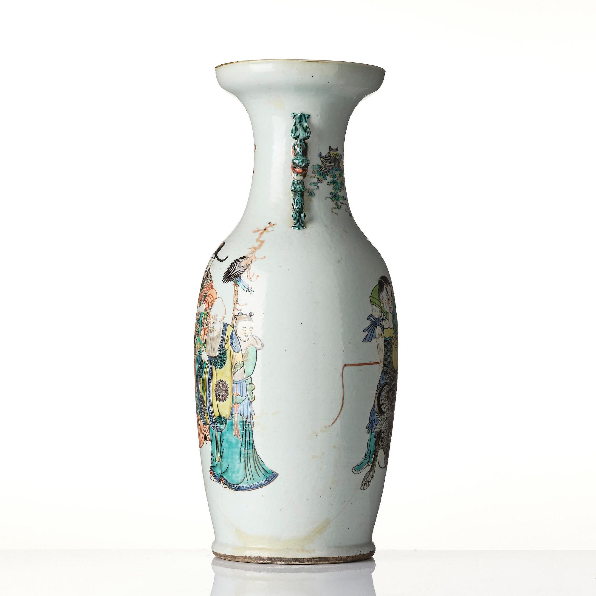 A large 'Sanxing' vase, late Qing dynasty.