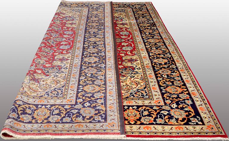 A carpet, Najafabad, ca 397 x 297 cm.