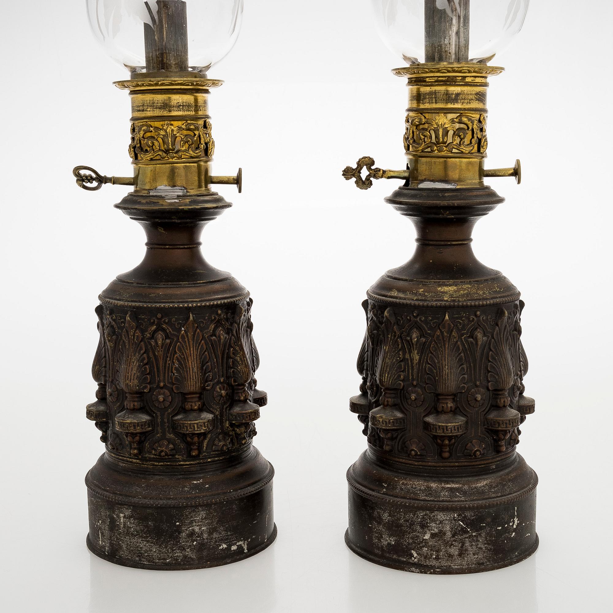 Öljylamppuja, pari, pari, 1800/1900-luku.