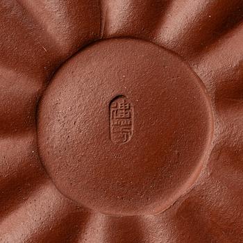 A Chinese yixing 'gourd' teapot, four cups and three saucers, 1980s.