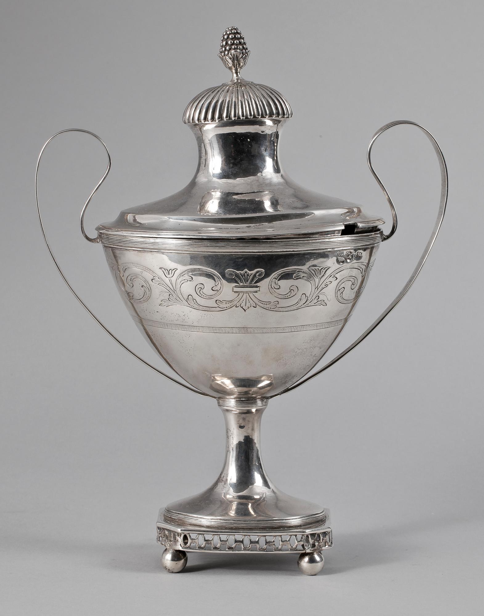 SOCKERSKÅL, silver, Köpenhamn, Danmark, 1790-tal. Vikt 689g.