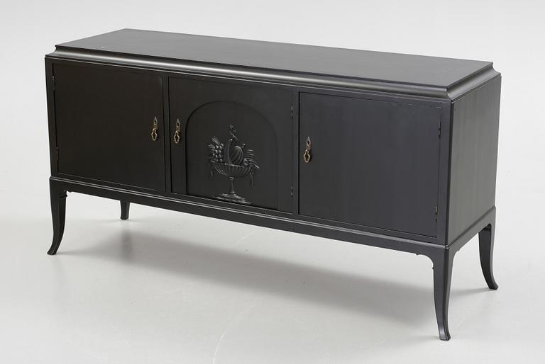 SIDEBOARD, 1900-talets första hälft.