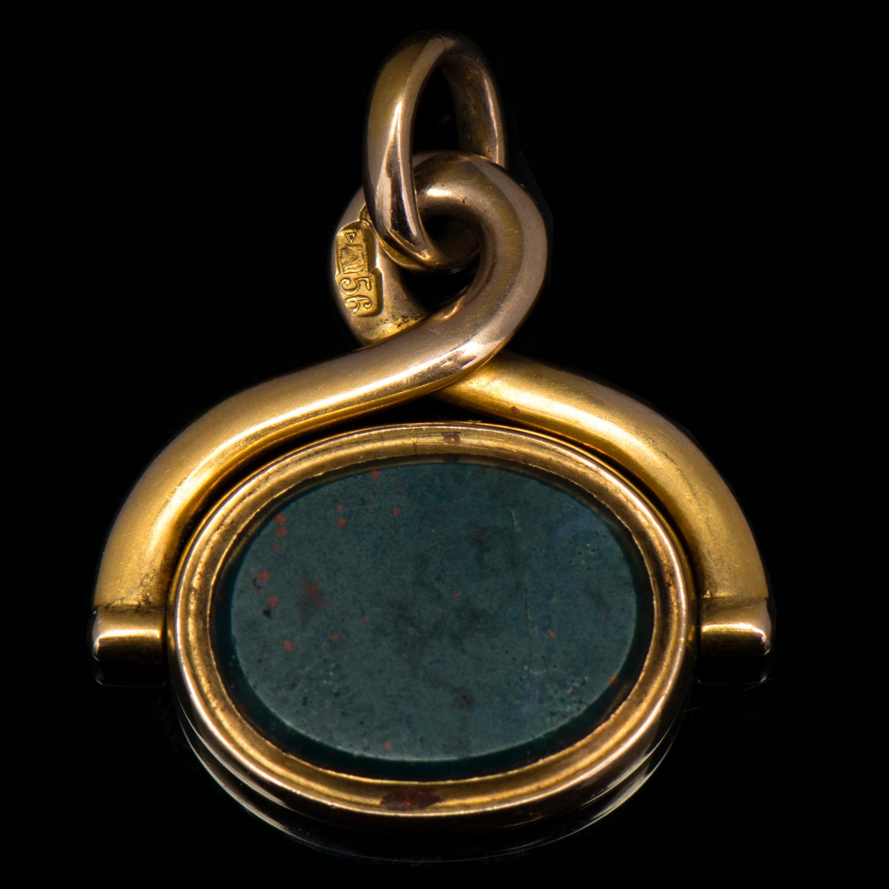 HÄNGE / SIGILL, karneol, jaspis, 14K (56) guld. Moskva ca 1900.