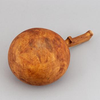 Mjölkstäva / Nápphi, samearbete, signerad FB, möjligen Fredrik Backteman.