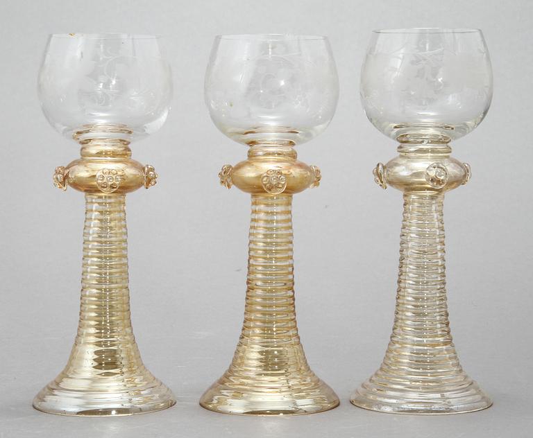 REMMARE, 8 st, glas, 1900-talets andra hälft.