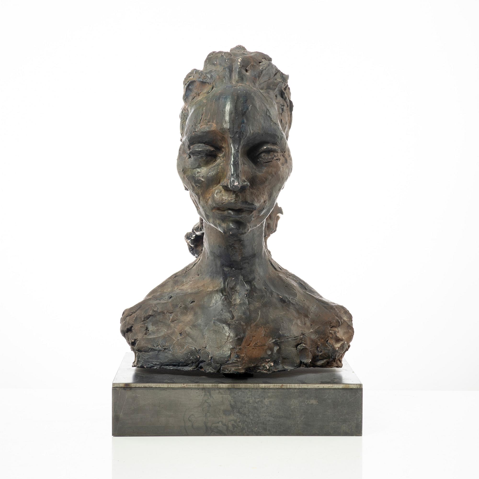 Anne-Marie Nordin, bust.