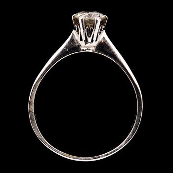 RING, 18k vitguld med briljantslipad diamant, ca 0.66 ct. Vikt 4 g.