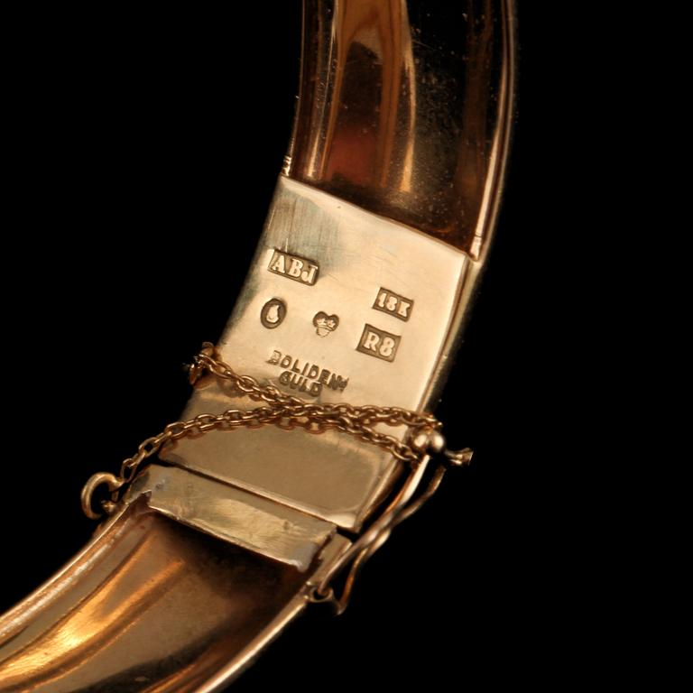 ARMRING, 18k guld, Juvelfabriken, Stockholm, 1943. Vikt 19 g.