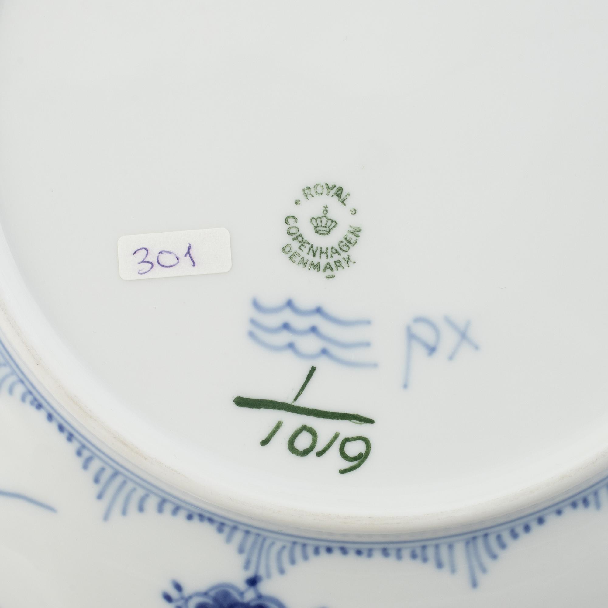 A 'Blue Fluted Full Lace' porcelain serving dish, Royal Copenhagen, model 1019, 1959.