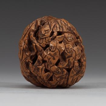 SKULPTERADE VALNÖTTER, sex stycken. Sen Qing dynasti (1644-1912).