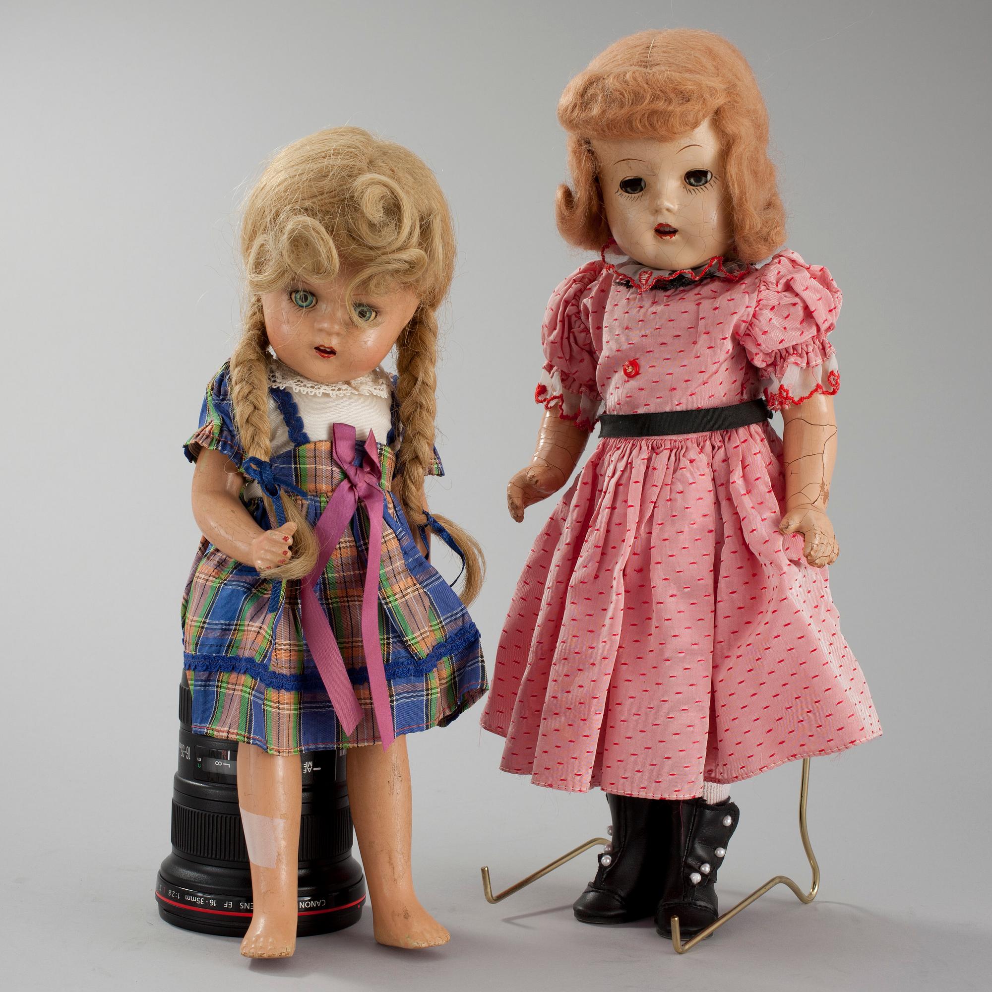 NUKKEJA, 2 kpl, 1900-luvun alkupuoli.