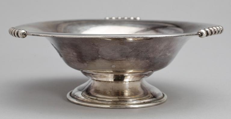 PARTI SILVER, 12 delar, tot vikt ca 322 gram, bl a CG Hallberg, Stockholm, dat 1926.
