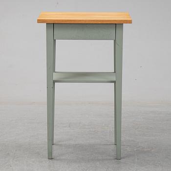 SÄNGBORD, Norrgavel.