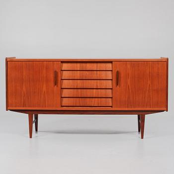 SIDEBOARD, 1900-talets tredje kvartal.