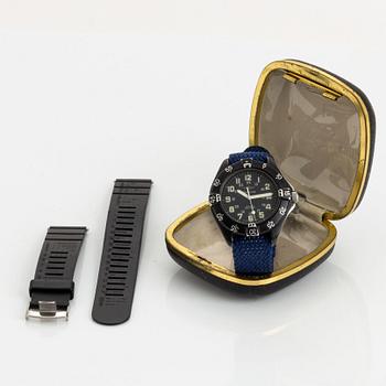 Breitling, Colt (660 FEET), "Military", wristwatch, 39 mm.