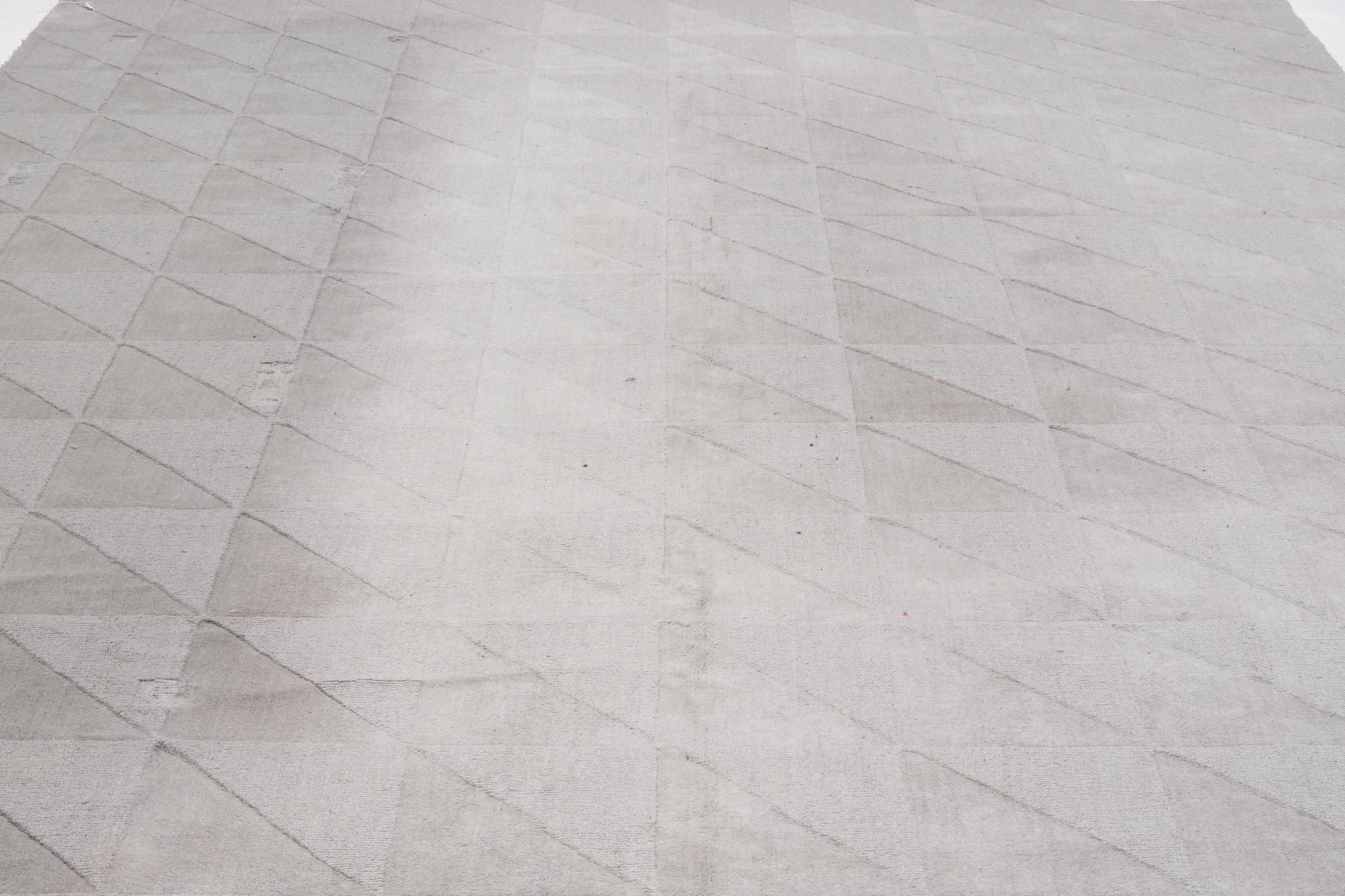 Carpet. Layered, approx. 400 x 300 cm.