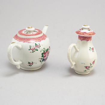 A famille rose export tea service, Qing dynasty, Qianlong (1736-95) (13 pieces).