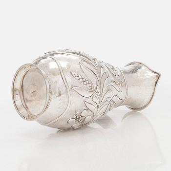 Tillbringare, silver, mästarstämpel ÖK, möjligen Schweiz, finsk kontrollstämpel Tillander, Helsingfors 1957.