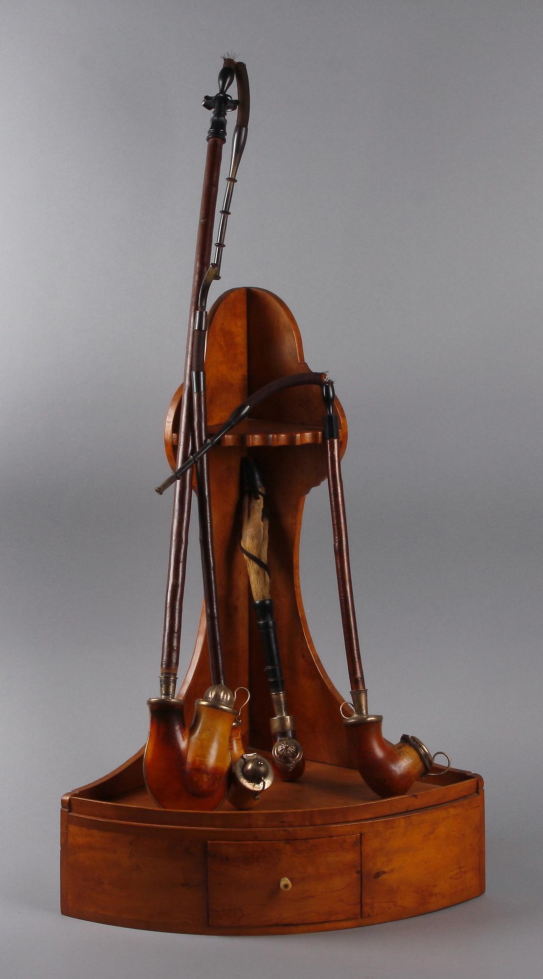 PIPHYLLA MED PIPOR, Karl Johan, 1800-tal.