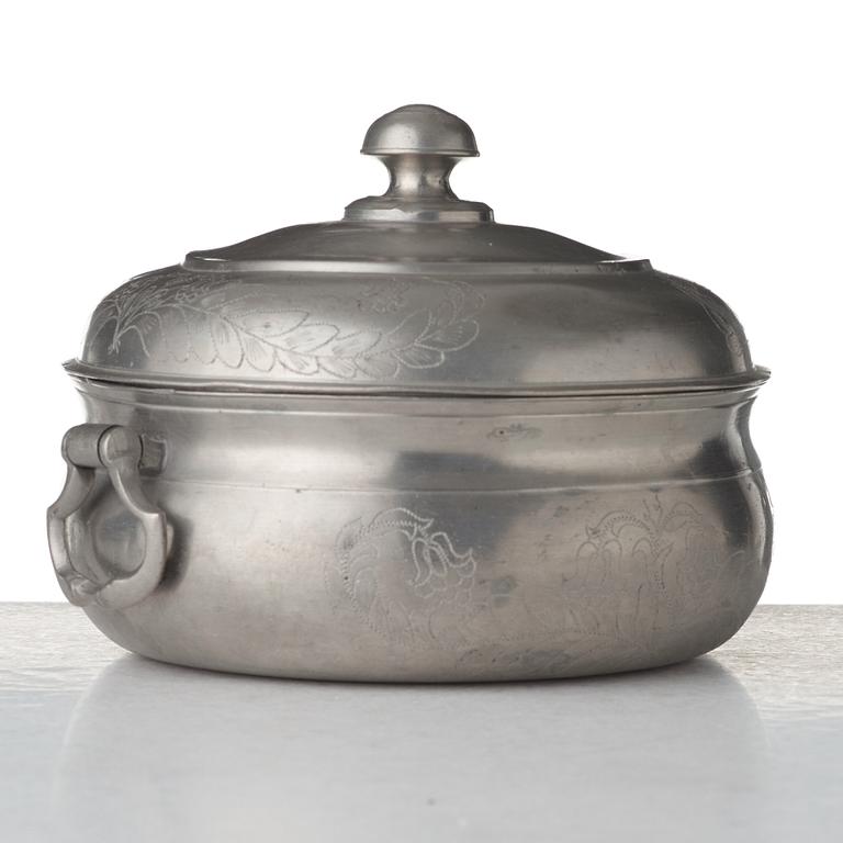 A Swedish pewter bowl by Lars Fredric Moberg Strängnäs 1801.