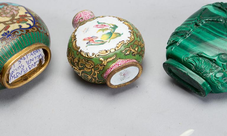 SNUSFLASKOR, 3 stycken Kina 1800-talets andra hälft.