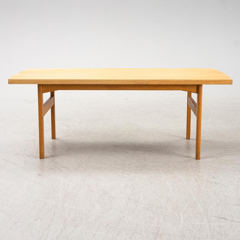 Tove & Edvard Kindt Larsen, an oak coffee table, AB Seffle Möbelfabrik, 1960's.