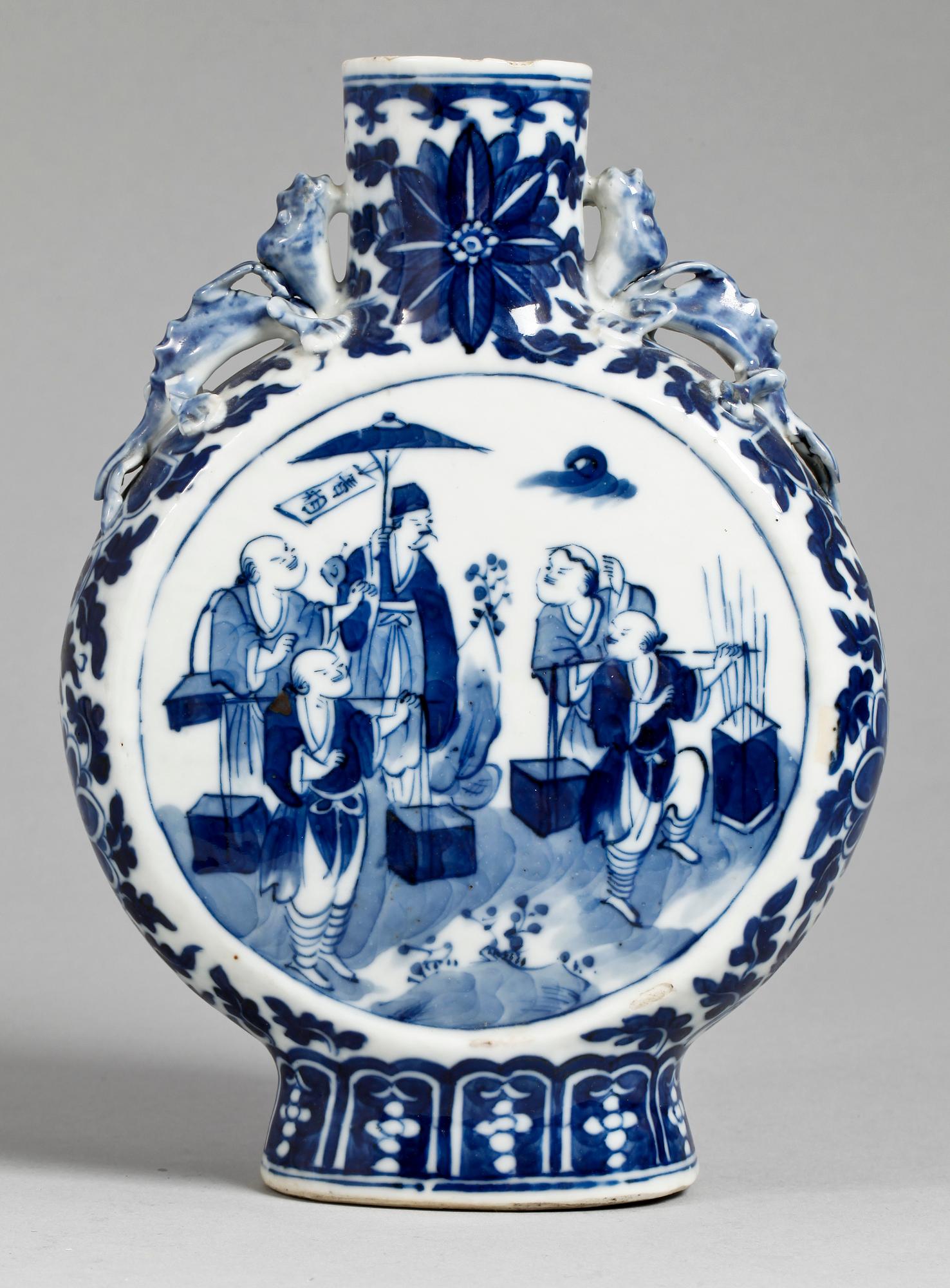 PILGRIMSKRUS, porslin, Kina 1800-tal.