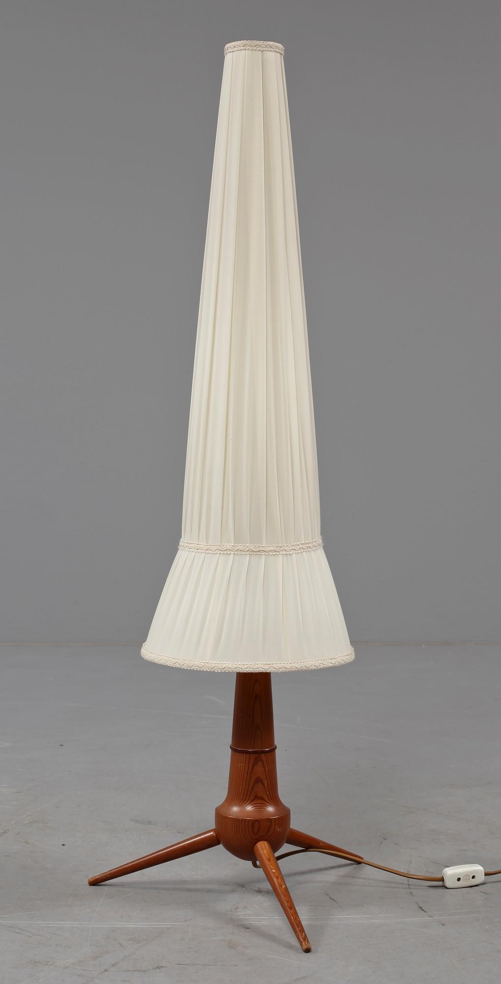 GOLVLAMPA, 1900-talets andra hälft.