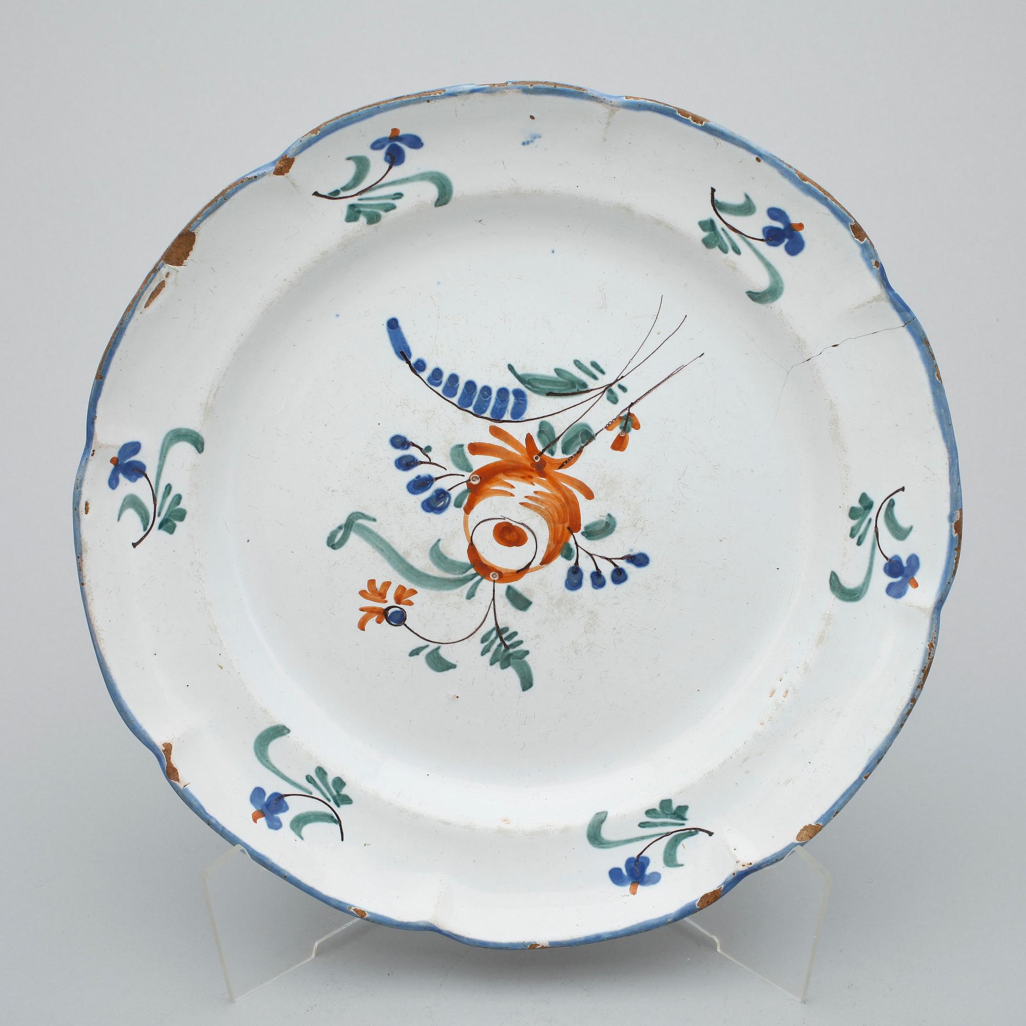 STOP samt TALLRIKAR, 2 st, fajans, bl.a. Rörstrand, 1700/1800-tal.