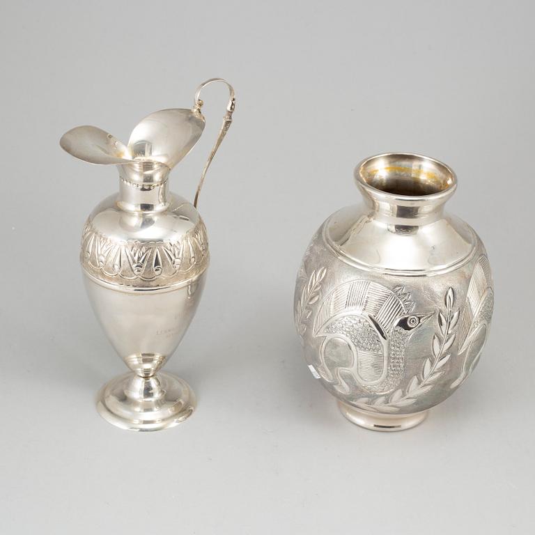 Two silver 830 vases. Late 20th century.