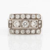 Ring 18K white gold and three rows of brilliant-cut diamonds, 1950s.