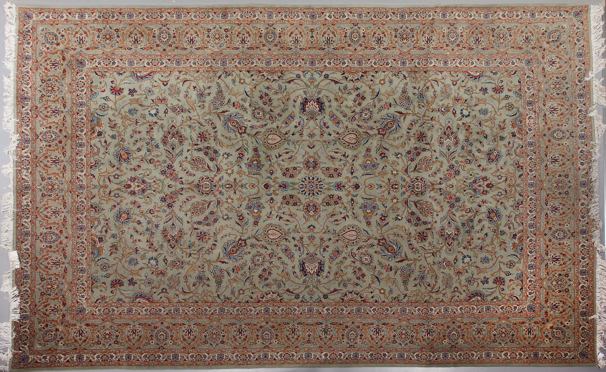 MATTA, troligen Keshan, 398 x 289 cm.