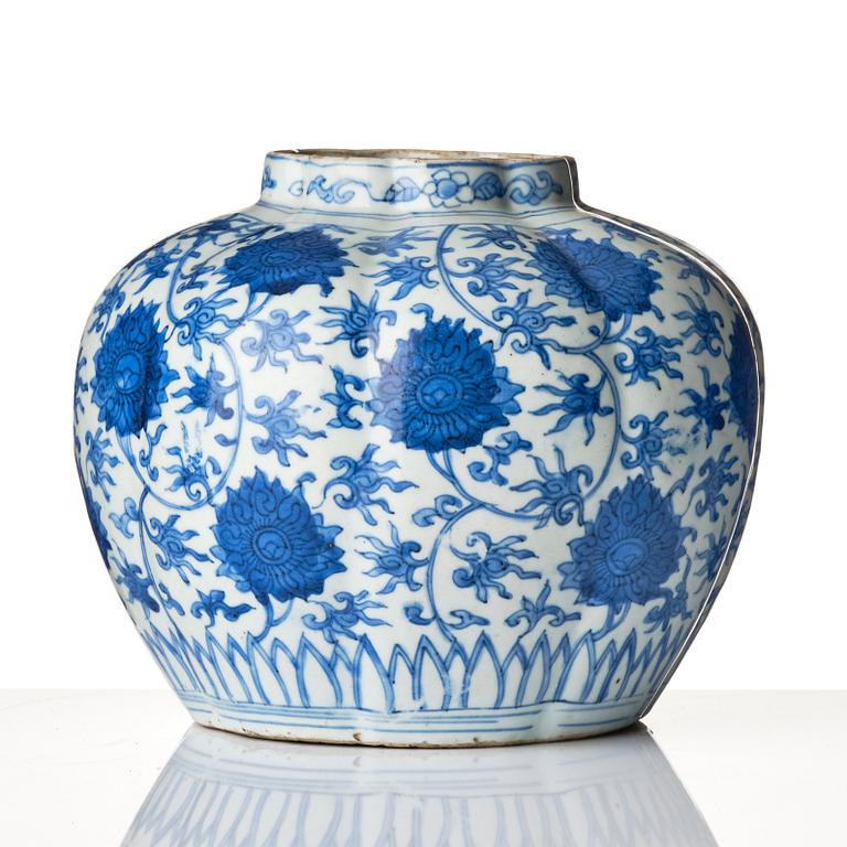 Kruka, porslin. Mingdynastin, Wanli (1572-1620).