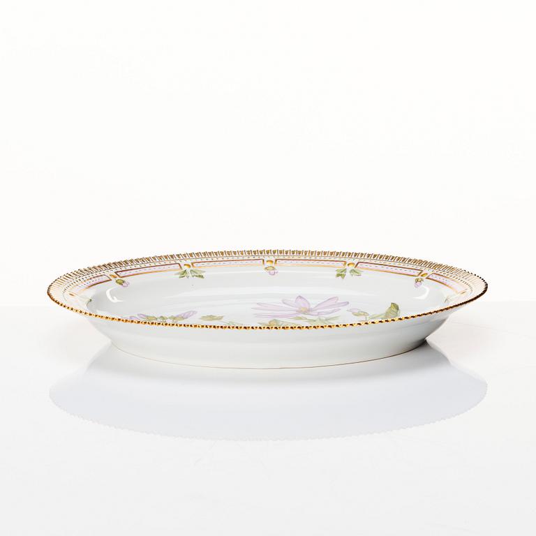 A Royal Copenhagen 'Flora Danica' serving dish, Denmark, 20th Century.
