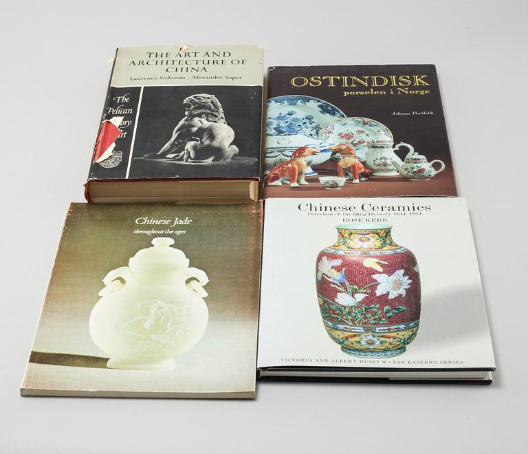 17 books and catalouges, mostly about oriental crafts, 20th century.
