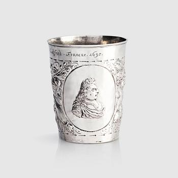 205. A German 17th century silver beaker, unidentified makers mark.